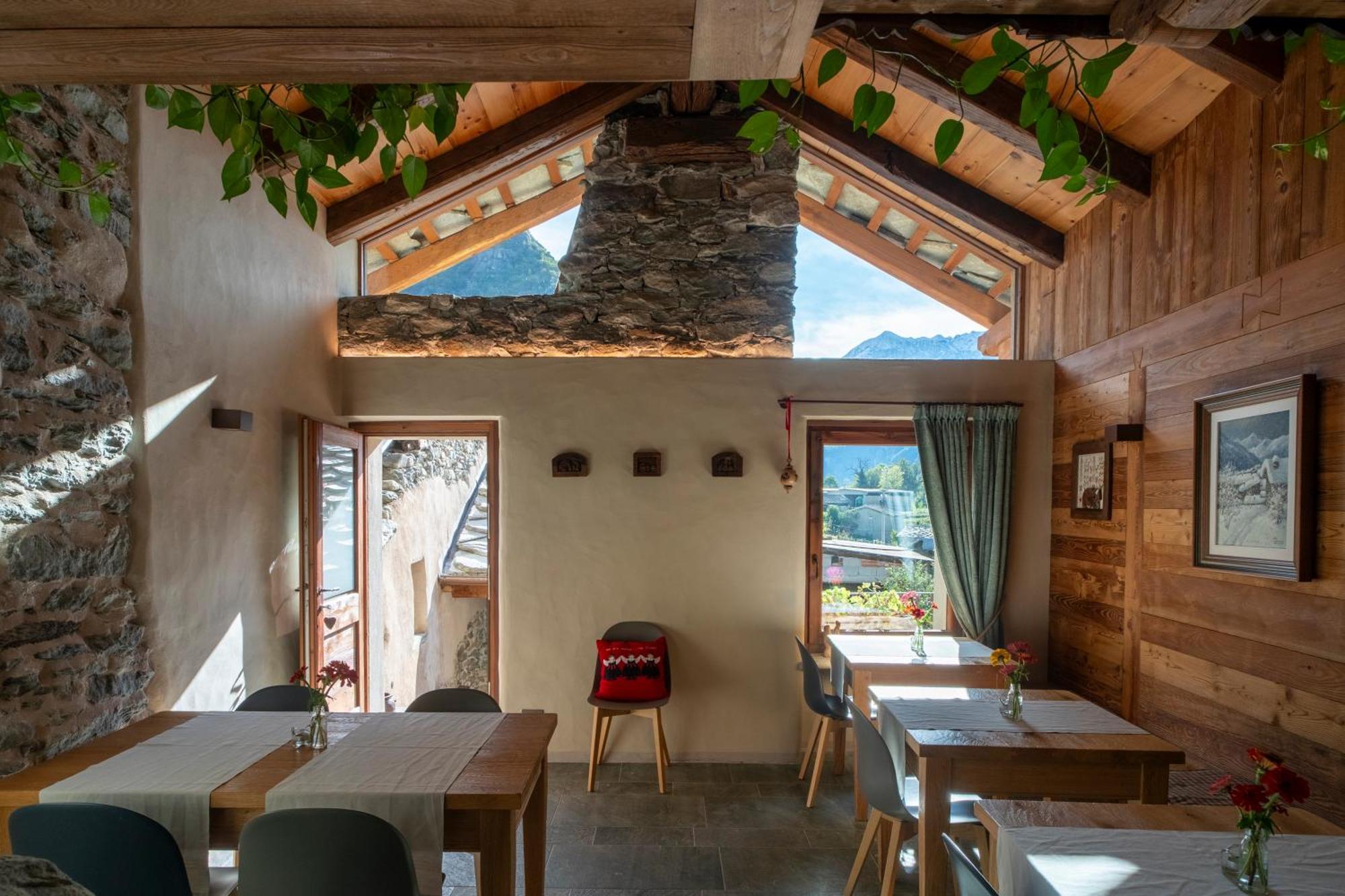 Au Coeur Du Village Chambres D'Hotes & Spa Arnad Eksteriør bilde