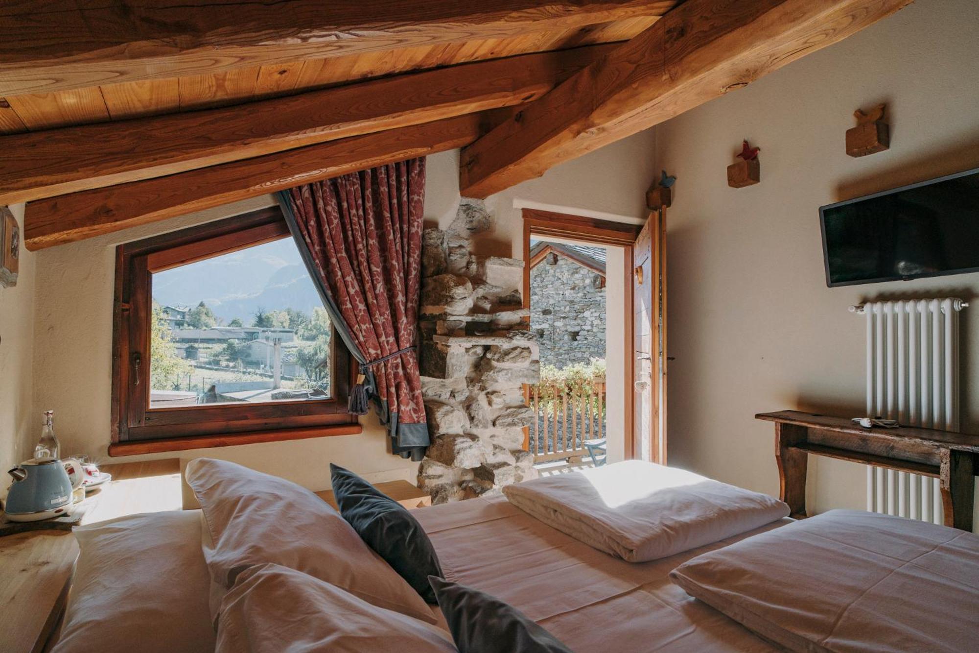 Au Coeur Du Village Chambres D'Hotes & Spa Arnad Eksteriør bilde