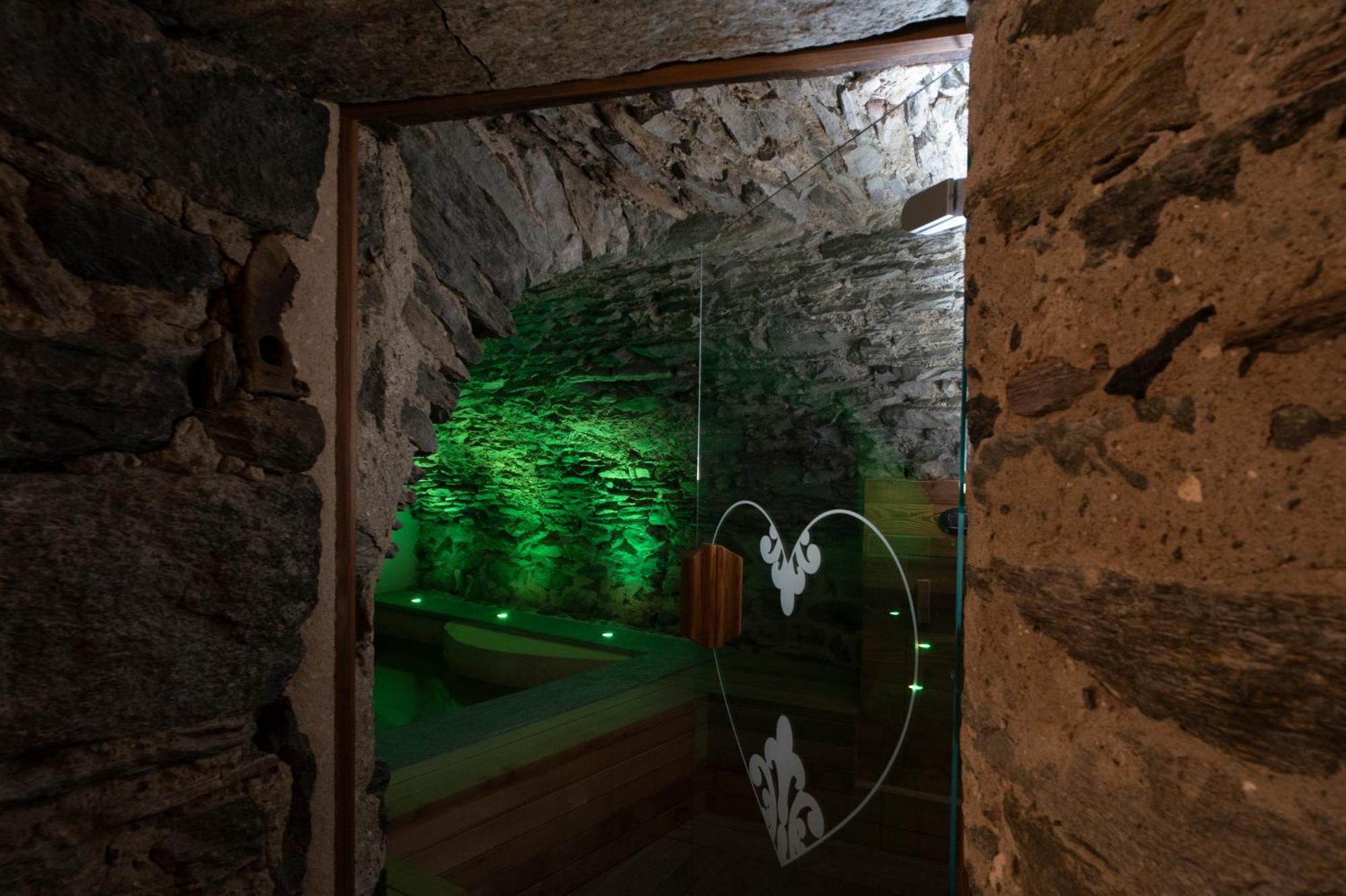 Au Coeur Du Village Chambres D'Hotes & Spa Arnad Eksteriør bilde
