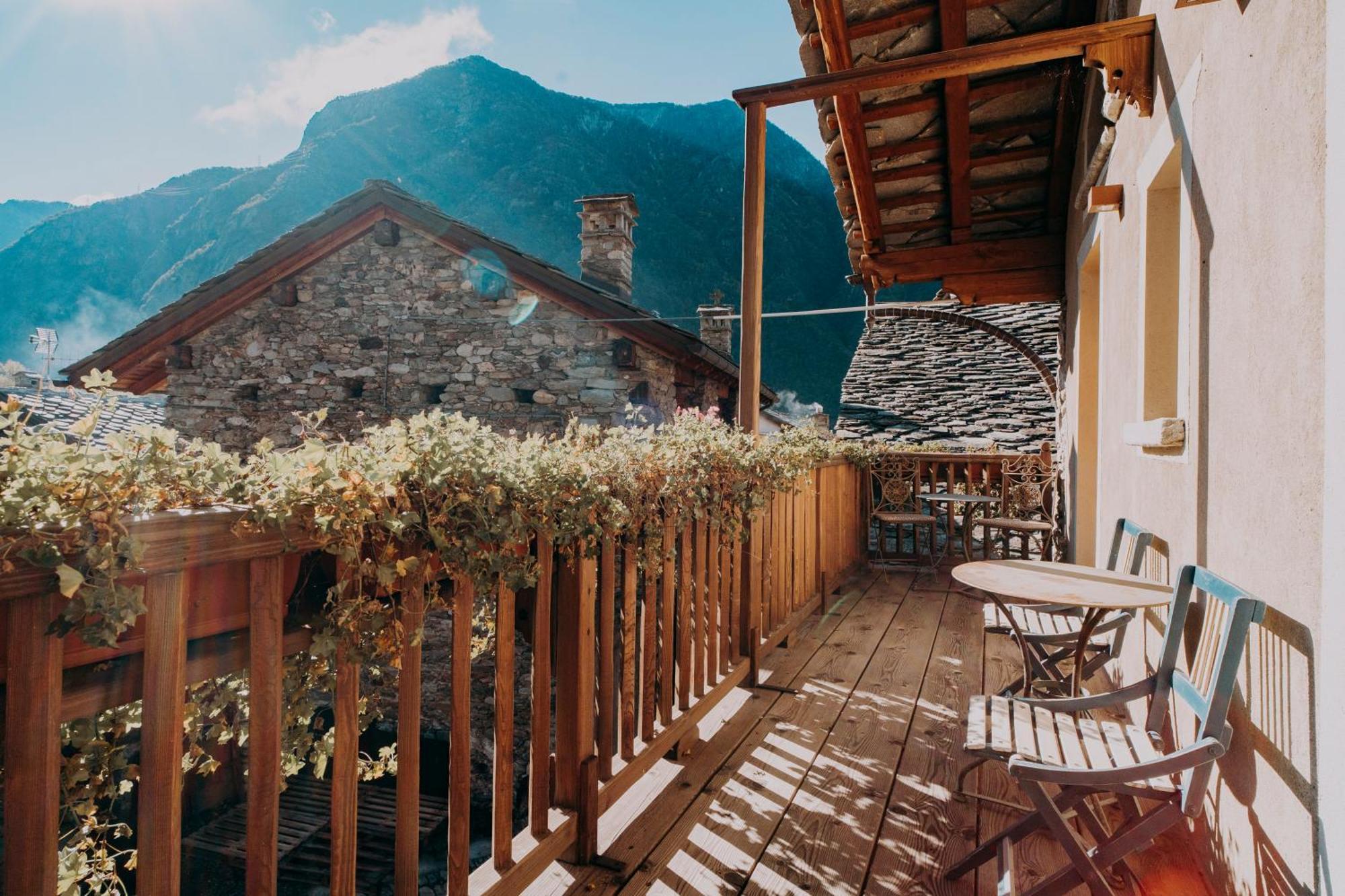 Au Coeur Du Village Chambres D'Hotes & Spa Arnad Eksteriør bilde