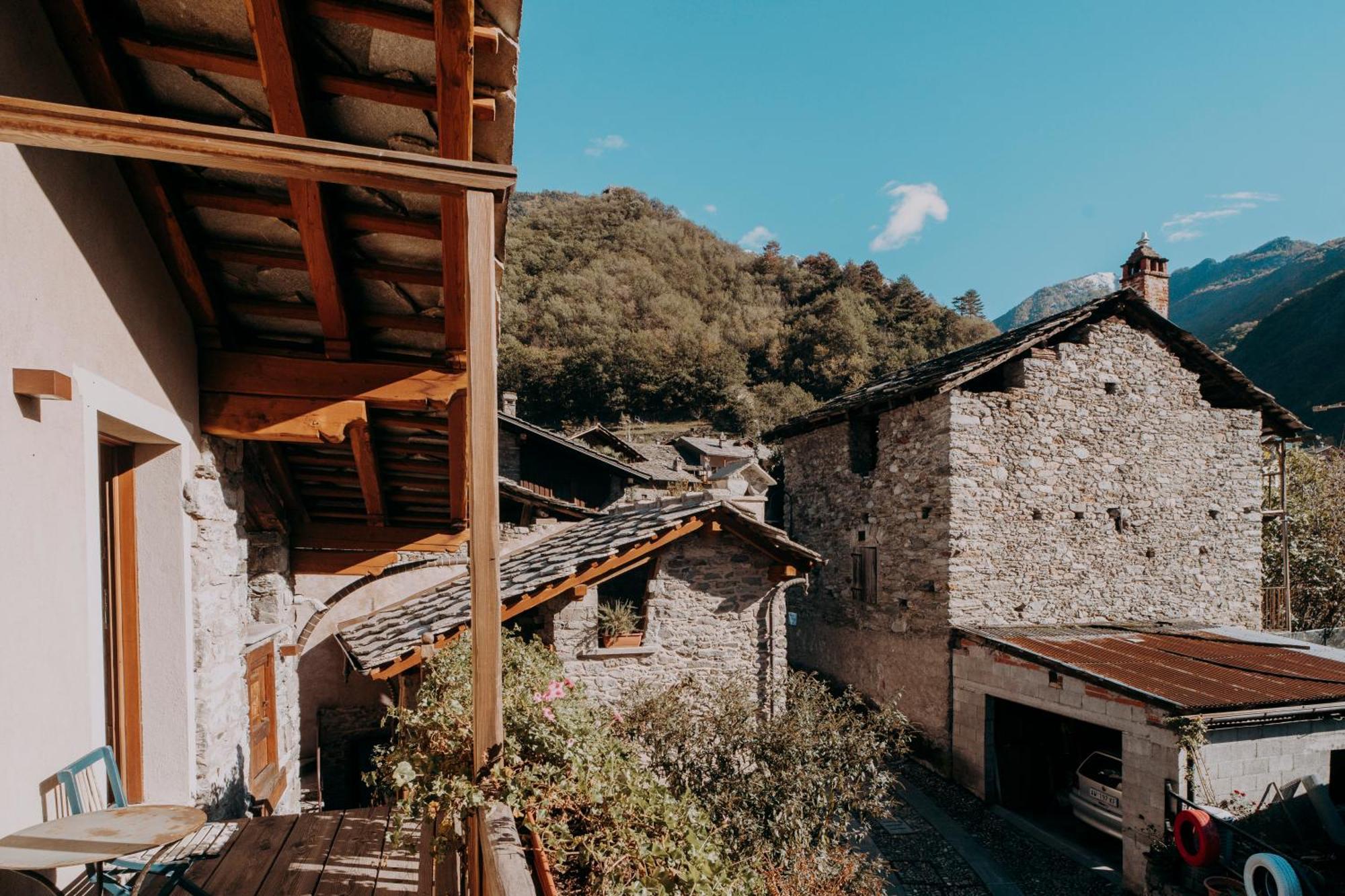 Au Coeur Du Village Chambres D'Hotes & Spa Arnad Eksteriør bilde